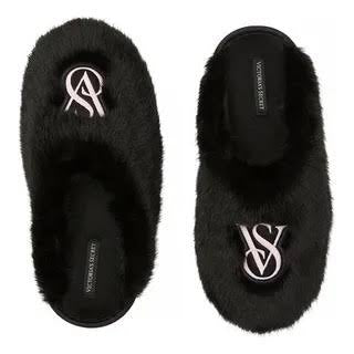 Pantuflas V’S Negras